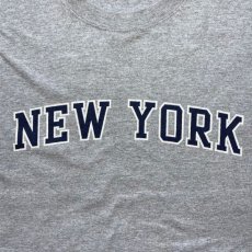 画像2: 「MV SPORT(エムブイ スポーツ)」NEW YORK ニューヨーク 杢グレー アーチ プリント Tシャツ (2)