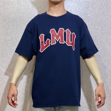 画像12: 「Champion(チャンピオン)」LMUプリント メリーマウント大学 ネイビー Tシャツ (12)