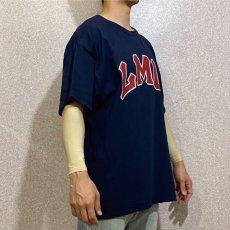 画像13: 「Champion(チャンピオン)」LMUプリント メリーマウント大学 ネイビー Tシャツ (13)