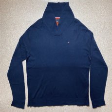 画像1: 「Tommy Hilfiger(トミーヒルフィガー)」ワンポイント XLサイズ コットンモダール ネイビー ショールカラー ハイゲージ ニット (1)