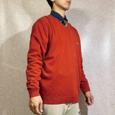 画像17: 「Lacoste(ラコステ)」ワンポイント Vネック レッド コットン ニット (17)