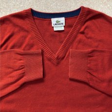 画像7: 「Lacoste(ラコステ)」ワンポイント Vネック レッド コットン ニット (7)