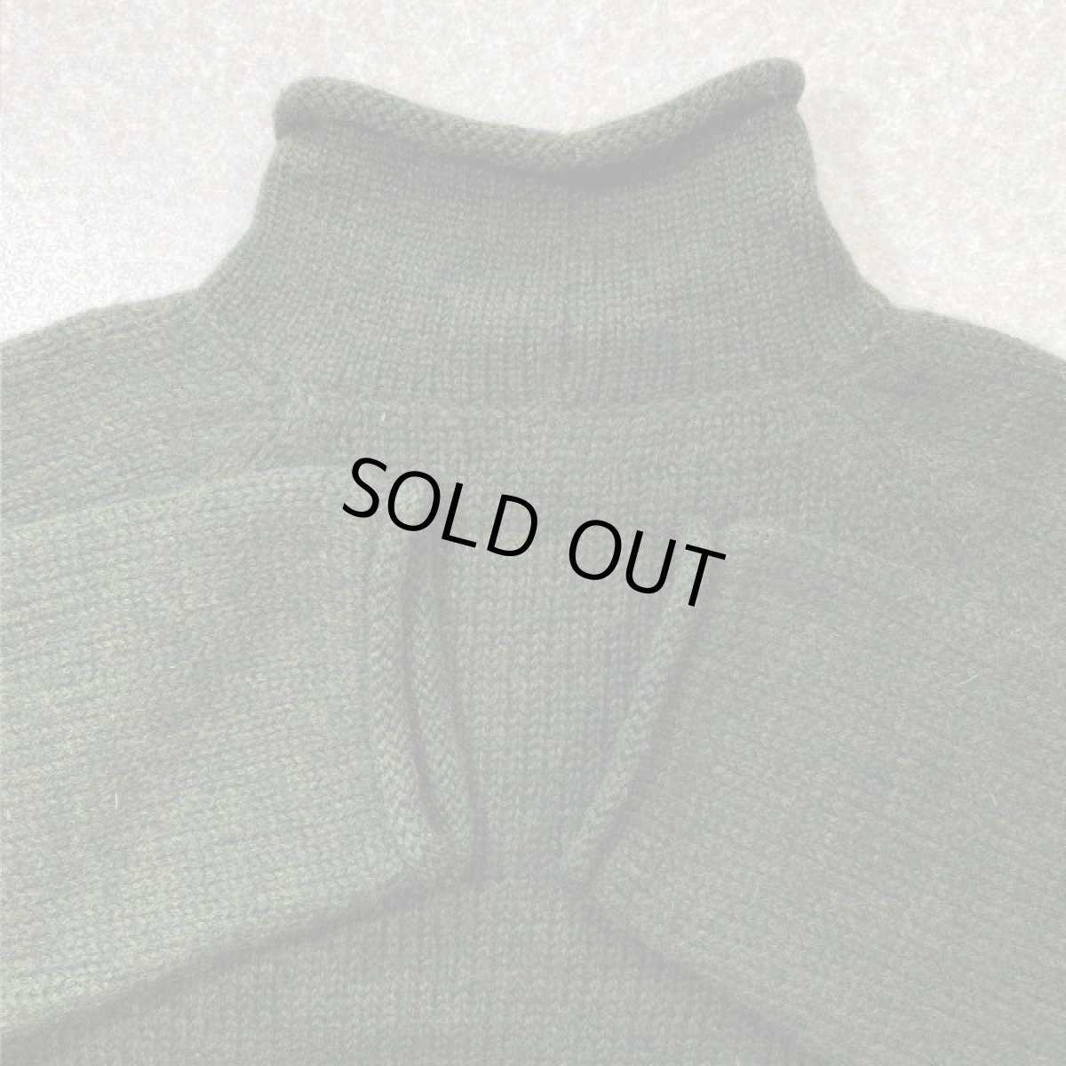 画像10: 「J.Crew(J.クルー)」ウール  ラグランスリーブ オリーブ ロールネック ニット (10)