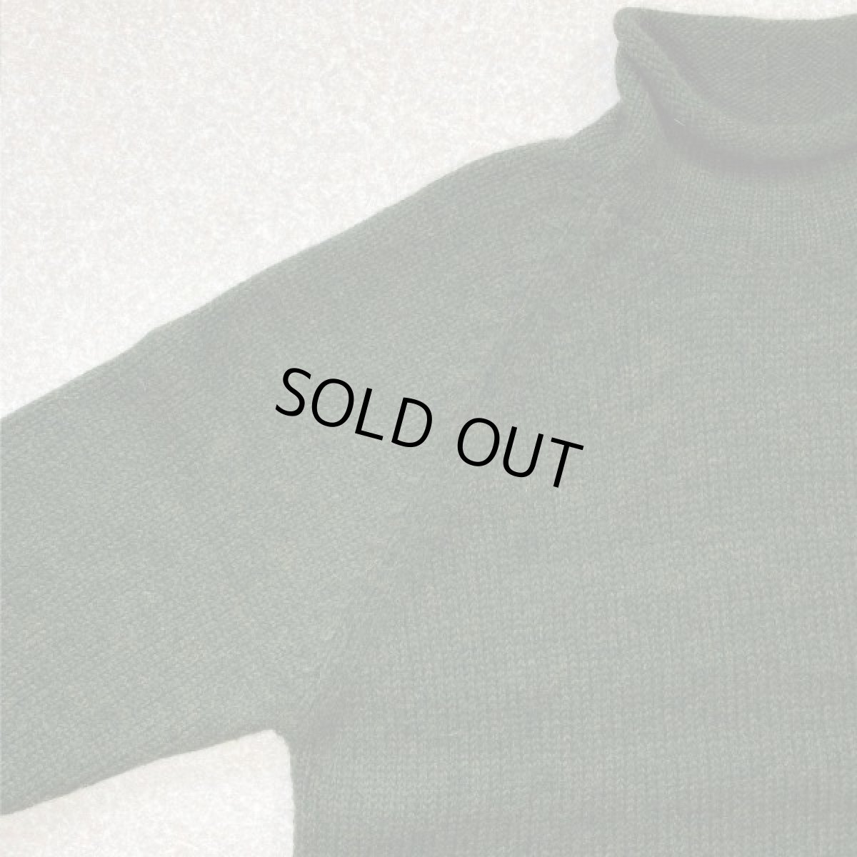 画像2: 「J.Crew(J.クルー)」ウール  ラグランスリーブ オリーブ ロールネック ニット (2)