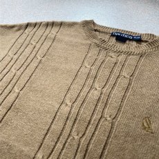 画像15: 「NAUTICA(ノーティカ)」キャメル ワンポイント刺繍 ケーブル クルーネック ニット (15)