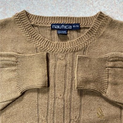 画像2: 「NAUTICA(ノーティカ)」キャメル ワンポイント刺繍 ケーブル クルーネック ニット