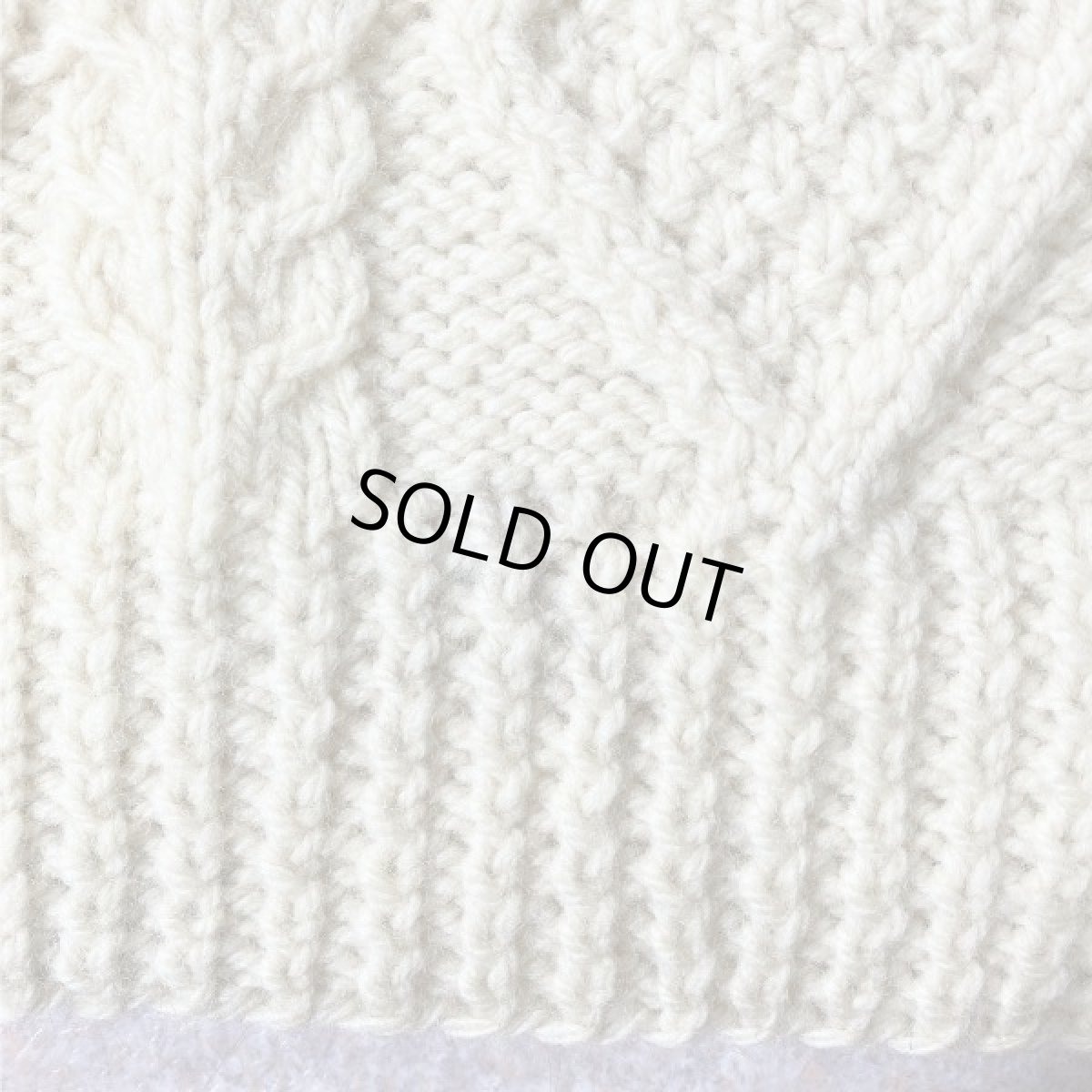 画像13: 「mullens cottage crafts(ミューレンズ コテージ クラフツ)」オフホワイト ローゲージ ケーブル アラン ハンドニット (13)