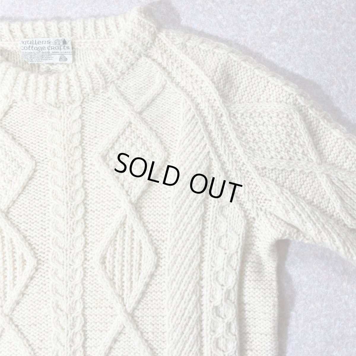 画像4: 「mullens cottage crafts(ミューレンズ コテージ クラフツ)」オフホワイト ローゲージ ケーブル アラン ハンドニット (4)
