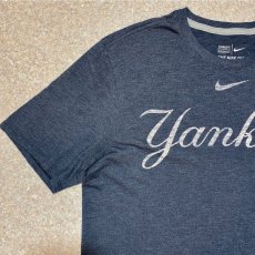 画像2: 「NIKE(ナイキ)」MLB ニューヨークヤンキース NEW YORK YANKEES 杢チャコール Tシャツ (2)