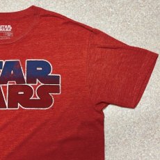 画像4: 「STAR WARS(スターウォーズ)」グラデーション ロゴ 杢調 赤 プリント Tシャツ (4)