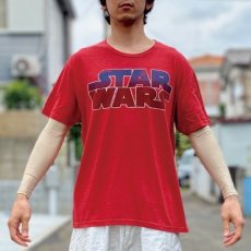 画像16: 「STAR WARS(スターウォーズ)」グラデーション ロゴ 杢調 赤 プリント Tシャツ (16)