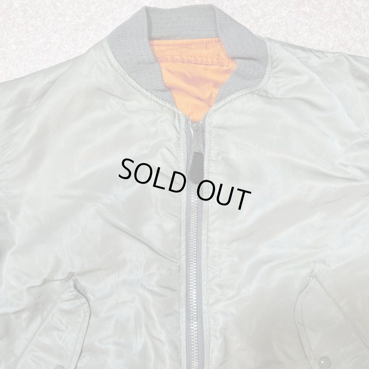 画像2: 「ALPHA INDUSTRIES(アルファインダストリーズ)」USA製 リバーシブル フライトジャケット MA-1 ブルゾン (2)