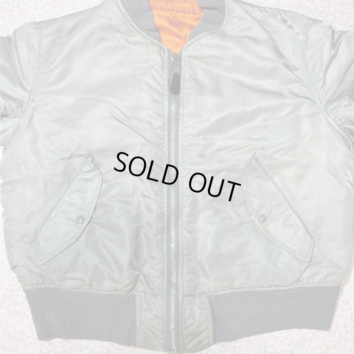 画像3: 「ALPHA INDUSTRIES(アルファインダストリーズ)」USA製 リバーシブル フライトジャケット MA-1 ブルゾン (3)