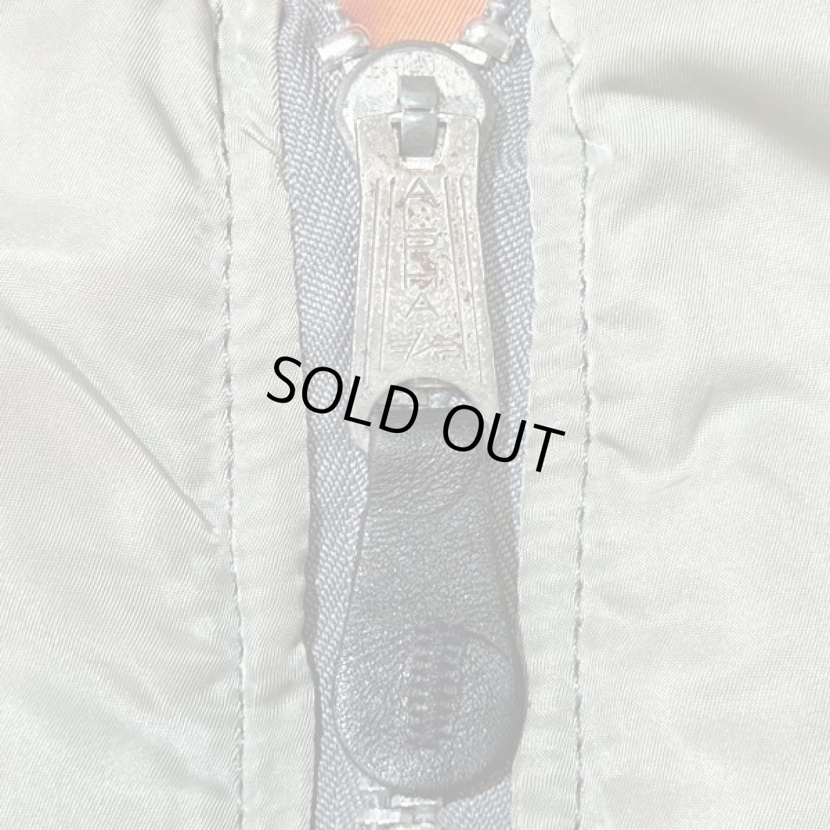 画像4: 「ALPHA INDUSTRIES(アルファインダストリーズ)」USA製 リバーシブル フライトジャケット MA-1 ブルゾン (4)