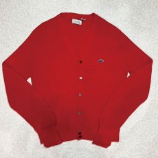 画像1: 「LACOSTE(ラコステ)」IZOD アイゾッド 70s 糸巻きタグ 青ワニ Mサイズ レッド アクリルニット カーディガン (1)