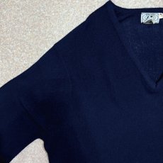 画像2: 「LACOSTE(ラコステ)」IZOD アイゾッド 70s 80s 糸巻きタグ 青ワニ Lサイズ ネイビー アクリルニット セーター (2)