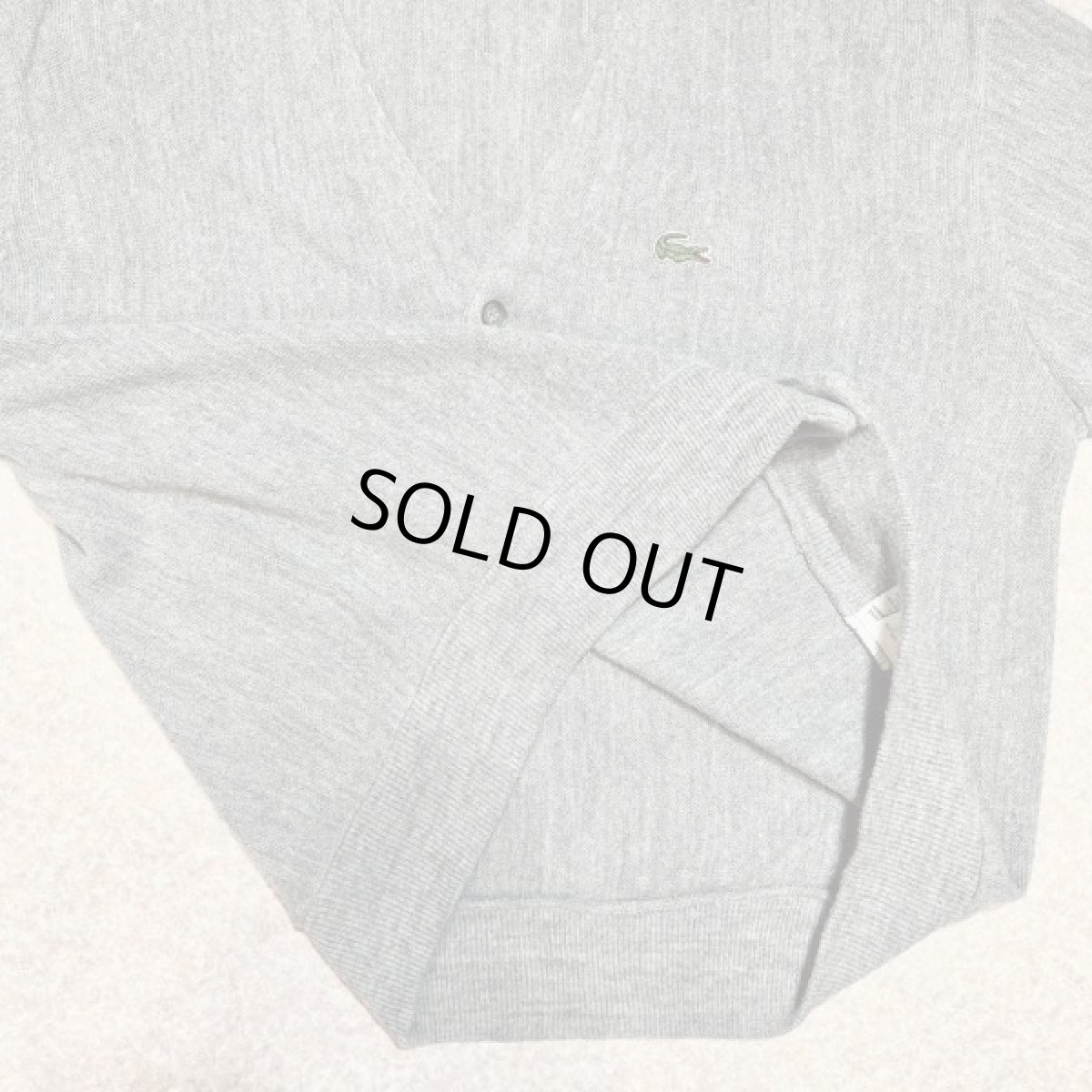 画像9: 「LACOSTE(ラコステ)」IZOD アイゾッド 70s 80s 糸巻きタグ 青ワニ Sサイズ ライトグレー アクリルニット カーディガン (9)