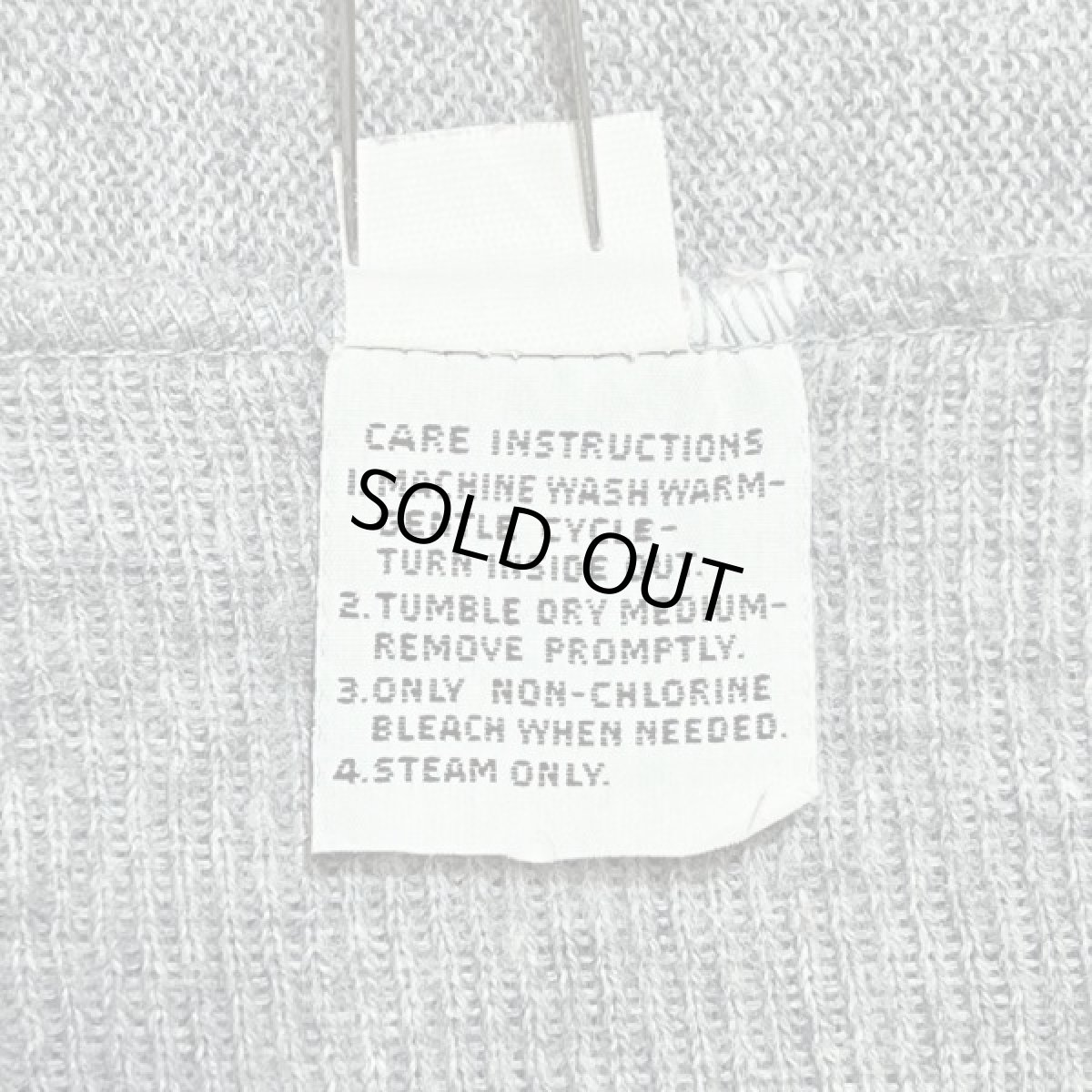 画像12: 「LACOSTE(ラコステ)」IZOD アイゾッド 70s 80s 糸巻きタグ 青ワニ Sサイズ ライトグレー アクリルニット カーディガン (12)