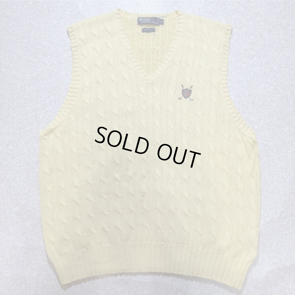 画像1: 「Polo by Ralph Lauren (ポロラルフローレン)」90s 00s 10s XLサイズ コットン イエロー ゴルフ刺繍 ケーブル編み ニット ベスト (1)