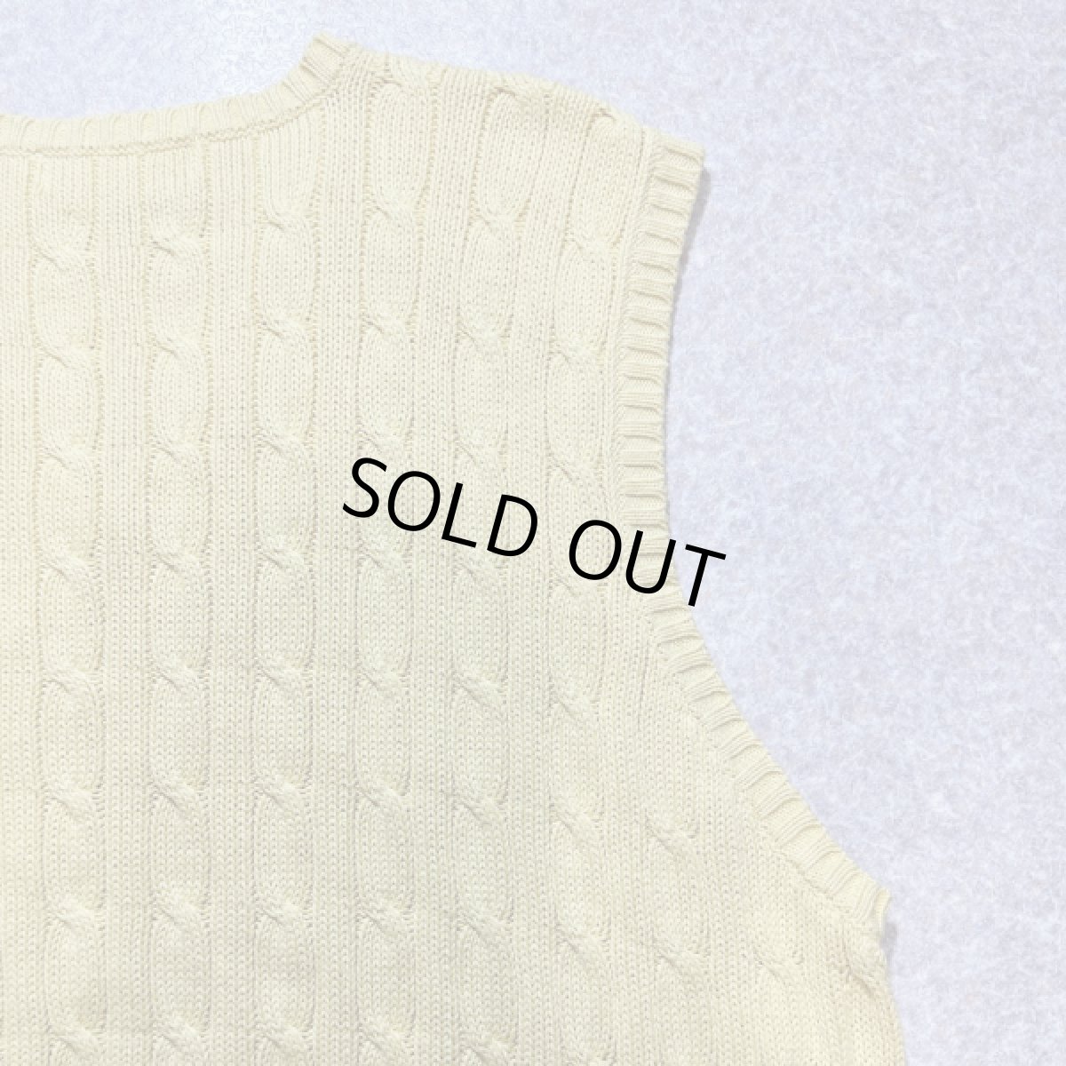 画像12: 「Polo by Ralph Lauren (ポロラルフローレン)」90s 00s 10s XLサイズ コットン イエロー ゴルフ刺繍 ケーブル編み ニット ベスト (12)