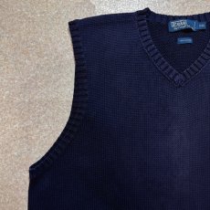 画像2: 「Polo by Ralph Lauren (ポロラルフローレン)」90s 00s 10s XXLサイズ コットン ネイビー ポニー刺繍 ローゲージ ニット ベスト (2)