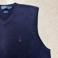 画像4: 「Polo by Ralph Lauren (ポロラルフローレン)」90s 00s 10s XXLサイズ コットン ネイビー ポニー刺繍 ローゲージ ニット ベスト (4)