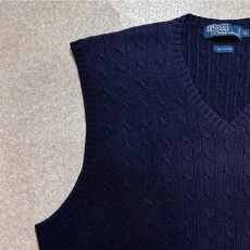 画像2: 「Polo by Ralph Lauren (ポロラルフローレン)」90s 00s 10s XLサイズ コットン ネイビー ポニー刺繍 ケーブル編み ニット ベスト (2)