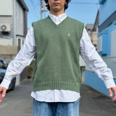 画像15: 「Polo by Ralph Lauren (ポロラルフローレン)」90s 00s 10s XLサイズ コットン ミリタリーグリーン ポニー刺繍 ローゲージ ニット ベスト (15)