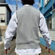 画像20: 「Polo by Ralph Lauren (ポロラルフローレン)」90s 00s 10s Mサイズ コットン ライトグレー ポニー刺繍 ローゲージ ニット ベスト (20)