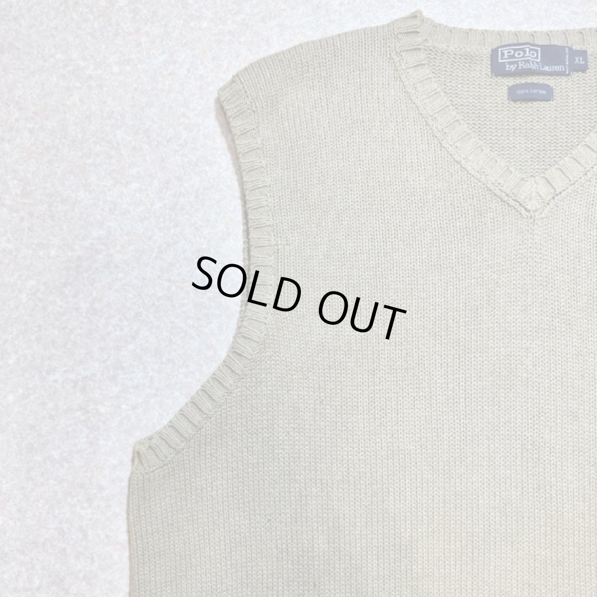 画像2: 「Polo by Ralph Lauren (ポロラルフローレン)」90s 00s 10s XLサイズ コットン グレージュ ポニー刺繍 ローゲージ ニット ベスト (2)