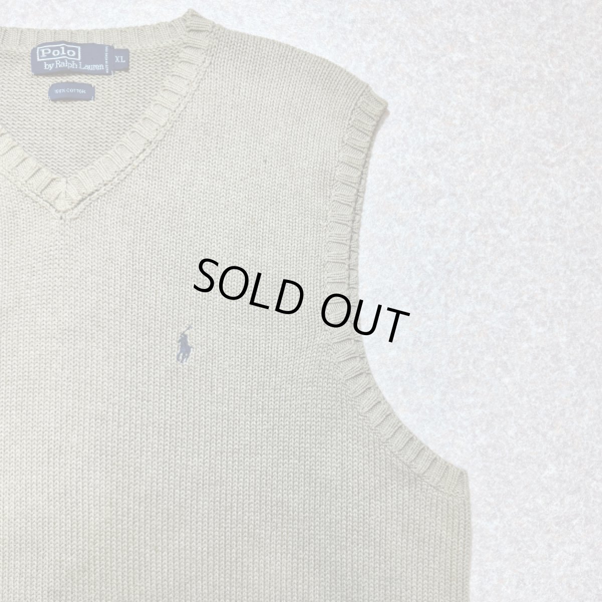 画像4: 「Polo by Ralph Lauren (ポロラルフローレン)」90s 00s 10s XLサイズ コットン グレージュ ポニー刺繍 ローゲージ ニット ベスト (4)