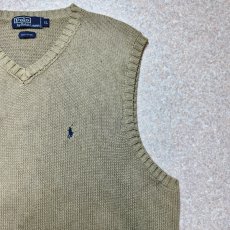 画像4: 「Polo by Ralph Lauren (ポロラルフローレン)」90s 00s 10s XLサイズ コットン グレージュ ポニー刺繍 ローゲージ ニット ベスト (4)