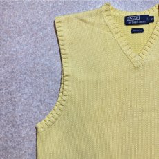 画像2: 「Polo by Ralph Lauren (ポロラルフローレン)」90s 00s 10s Mサイズ コットン イエロー ポニー刺繍 ローゲージ ニット ベスト (2)