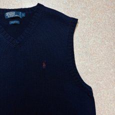 画像4: 「Polo by Ralph Lauren (ポロラルフローレン)」90s 00s 10s Lサイズ コットン ネイビー ポニー刺繍 ローゲージ ニット ベスト (4)