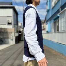 画像18: 「Polo by Ralph Lauren (ポロラルフローレン)」90s 00s 10s ボーイズ L(16/18) Mサイズ相当 コットン ネイビー ケーブル編み ポニー刺繍 ニット ベスト (18)