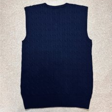 画像10: 「Polo by Ralph Lauren (ポロラルフローレン)」90s 00s 10s ボーイズ XL(18-20) M〜Lサイズ相当 コットン ネイビー ケーブル編み ポニー刺繍 ニット ベスト (10)