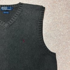 画像4: 「Polo by Ralph Lauren (ポロラルフローレン)」90s 00s 10s Lサイズ コットン チャコールグレー ポニー刺繍 ローゲージ ニット ベスト (4)