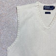 画像2: 「Polo by Ralph Lauren (ポロラルフローレン)」90s 00s 10s Mサイズ コットン オフホワイト ポニー刺繍 ローゲージ ニット ベスト (2)