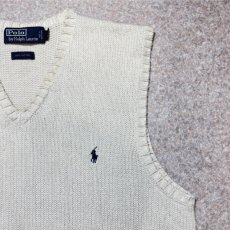 画像4: 「Polo by Ralph Lauren (ポロラルフローレン)」90s 00s 10s Mサイズ コットン オフホワイト ポニー刺繍 ローゲージ ニット ベスト (4)