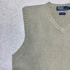 画像2: 「Polo by Ralph Lauren (ポロラルフローレン)」90s 00s 10s Lサイズ コットン グレージュ ポニー刺繍 ローゲージ ニット ベスト (2)