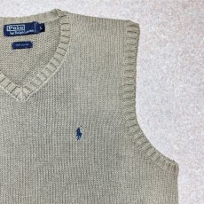 画像4: 「Polo by Ralph Lauren (ポロラルフローレン)」90s 00s 10s Lサイズ コットン グレージュ ポニー刺繍 ローゲージ ニット ベスト (4)
