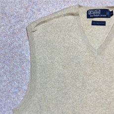 画像2: 「Polo by Ralph Lauren (ポロラルフローレン)」90s 00s 10s Mサイズ ピマコットン ベージュ ポニー刺繍 ニット ベスト (2)