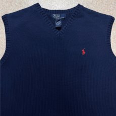 画像3: 「Polo by Ralph Lauren (ポロラルフローレン)」90s 00s 10s ボーイズ Lサイズ Sサイズ相当 コットン ネイビー ポニー刺繍 ローゲージ ニット ベスト (3)