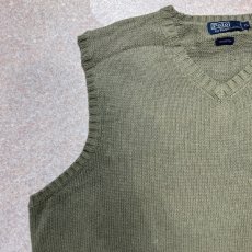 画像2: 「Polo by Ralph Lauren (ポロラルフローレン)」90s 00s 10s XLサイズ コットン オリーブ ポニー刺繍 ローゲージ ニット ベスト (2)