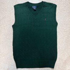 画像1: 「Polo by Ralph Lauren (ポロラルフローレン)」90s 00s 10s ボーイズ XL Sサイズ相当 コットン グリーン ケーブル編み ポニー刺繍 ニット ベスト (1)