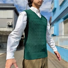 画像17: 「Polo by Ralph Lauren (ポロラルフローレン)」90s 00s 10s ボーイズ XL Sサイズ相当 コットン グリーン ケーブル編み ポニー刺繍 ニット ベスト (17)