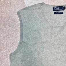 画像2: 「Polo by Ralph Lauren (ポロラルフローレン)」90s 00s 10s Lサイズ ピマコットン ライトグレー ポニー刺繍 ニット ベスト (2)