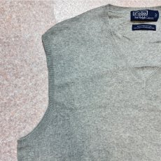 画像2: 「Polo by Ralph Lauren (ポロラルフローレン)」90s 00s 10s M〜Lサイズ相当 ピマコットン ライトグレー ポニー刺繍 ニット ベスト (2)