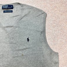 画像4: 「Polo by Ralph Lauren (ポロラルフローレン)」90s 00s 10s M〜Lサイズ相当 ピマコットン ライトグレー ポニー刺繍 ニット ベスト (4)