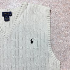 画像4: 「POLO RALPH LAUREN(ポロラルフローレン)」90s 00s 10s ボーイズ XL(18/20) M〜Lサイズ相当 コットン オフホワイト ケーブル編み ポニー刺繍 ニット ベスト (4)